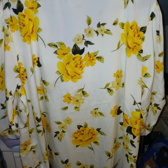White and Yellow Ruched Ruffled Blouse - Picture 3 of 4
